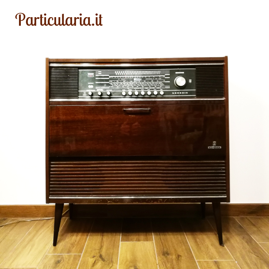 Radio mobile Giradischi Grundig, anni '60